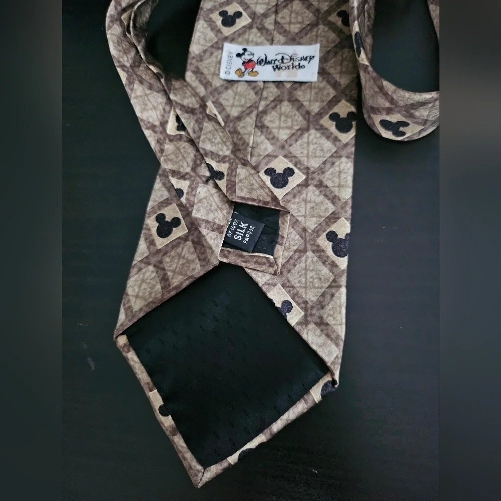 Walt Disney Muckey Mouse Men's Brown Silk Geometric Necktie.